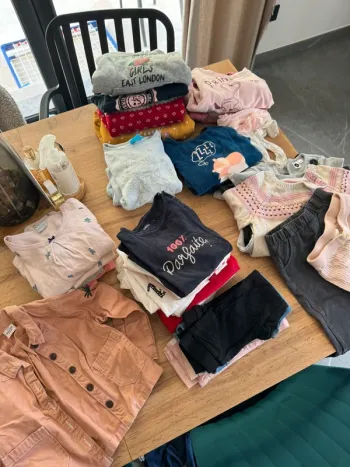 LOTS DE 33 pièces en 3 ans FILLE