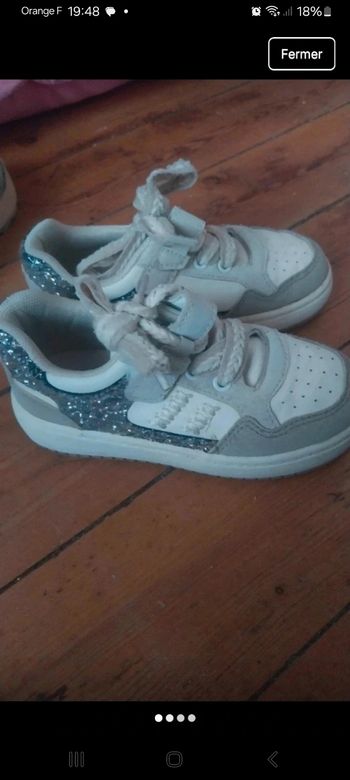 Baskets taille 27
