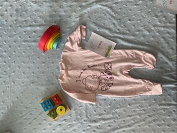 pyjama grenouillère en velours rose inscription devant 6 mois kimbaloo