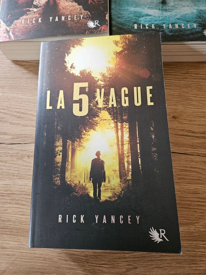 La 5ème vague de Rick Yancey (3 tomes) - photo numéro 2