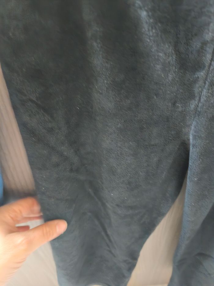 Pyjamas deux piècesCars Pyjamas deux pièces
🏁 Ensemble pyjama / tenue détente Cars – 4/5 ans 🏁 - photo numéro 6