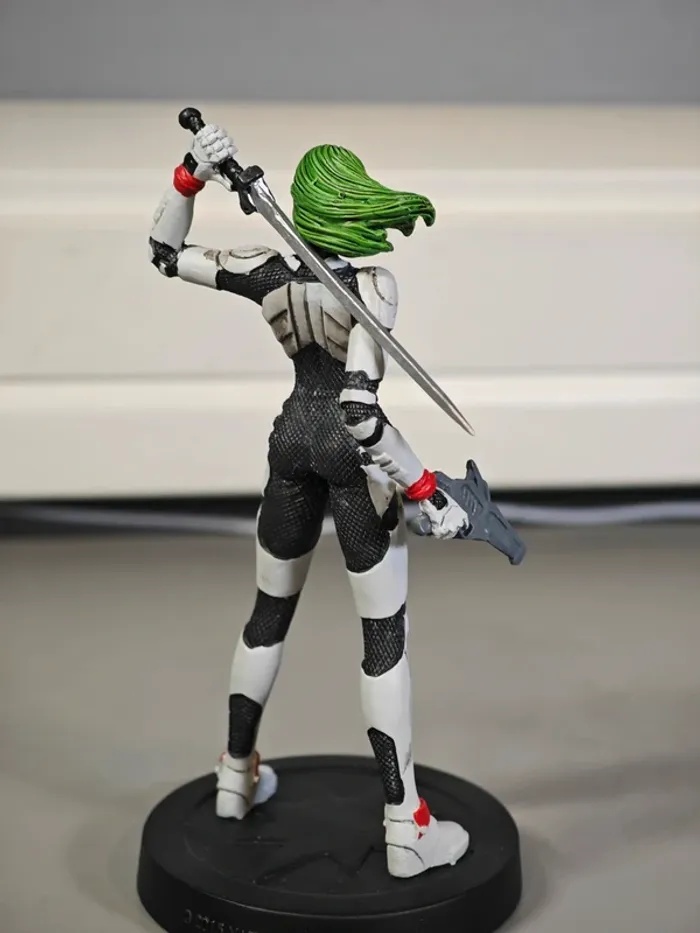 Figurine Les gardiens de la galaxie : Gamora 14cm officielle Marvel sans boite - photo numéro 4