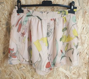 Short fleuri taille 34