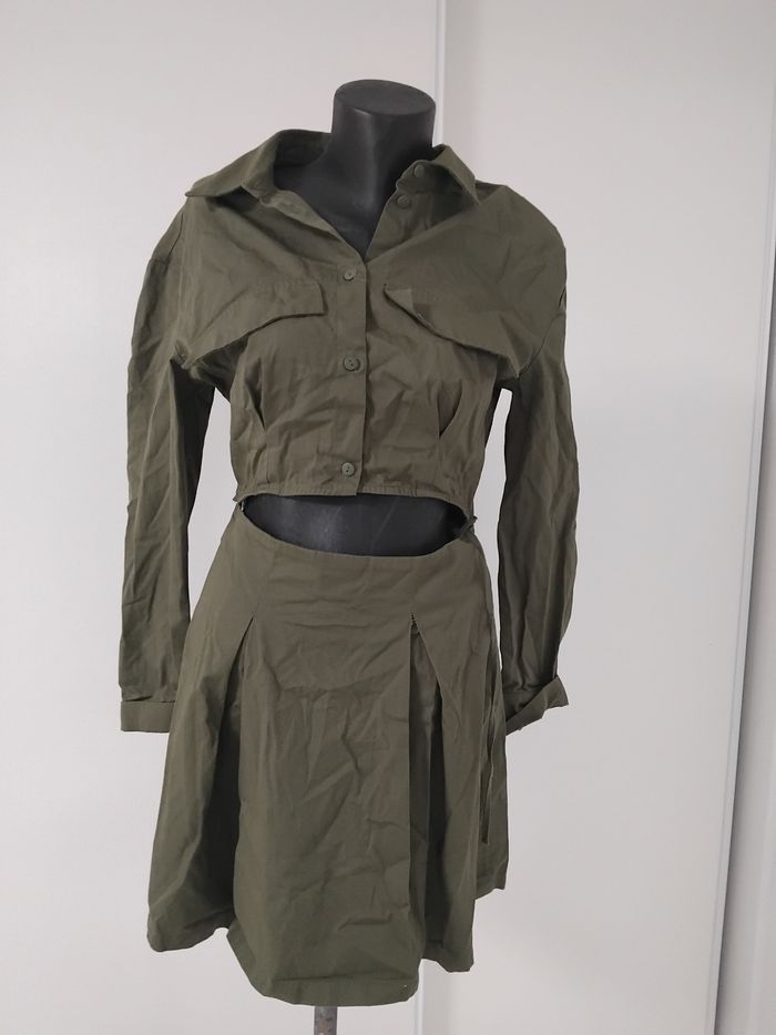 Robes femmes taille M comme neuf prix 5euros la robes - photo numéro 9