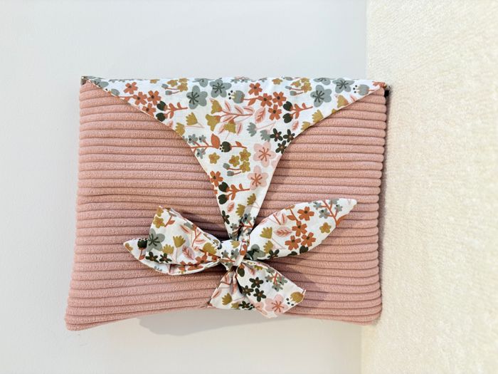 Pochette à livre de poche (ou liseuse) Rose Pâle Fleurie