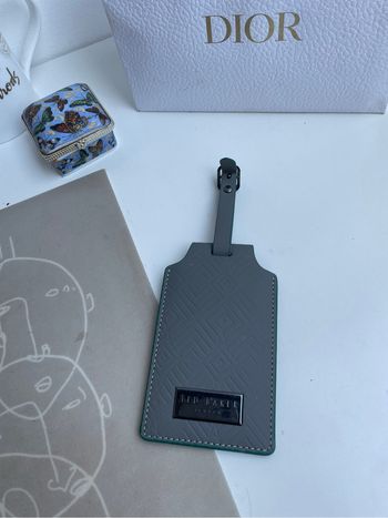 Étiquette voyage neuf - ted Baker