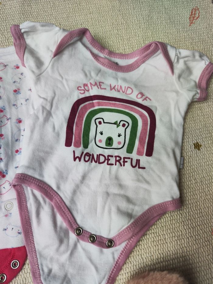 Lot 3 bodys bébé fille – taille 0-3 mois - photo numéro 4