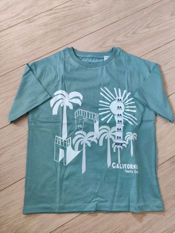 Tee-shirt manches courtes taille 8 ans