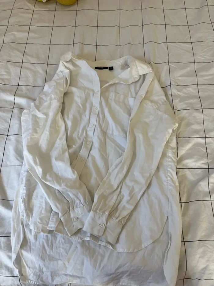 Longue chemise blanche - photo numéro 2