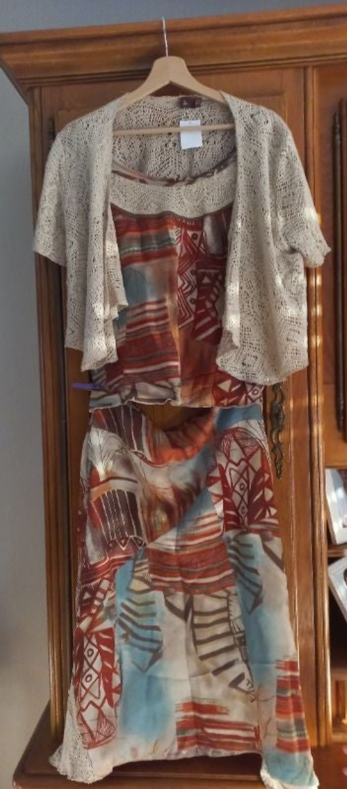 Ensemble jupe + tee shirt + gilet