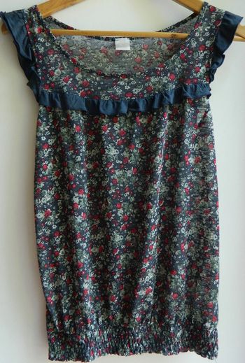 T shirt manches courtes à volants "Camaïeu" T 2