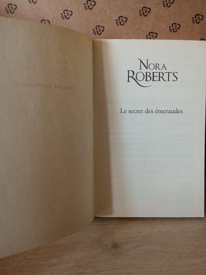 🌿 Le Secret des Émeraudes – Nora Roberts - photo numéro 3
