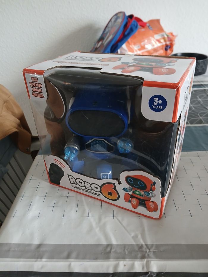 Robo 6 + boîte d'origine - photo numéro 8