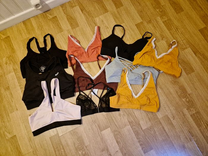 Lot de brassieres et bralettes taille L - photo numéro 2