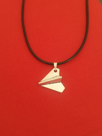 Collier cordon noir réglable avion effet papier origami
