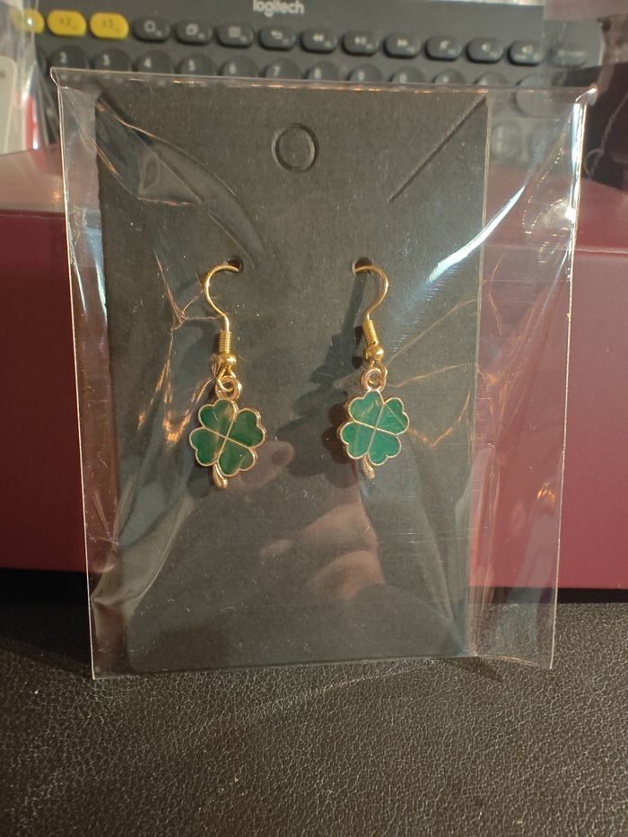 Boucles d'oreilles trèfles à 4 feuilles - photo numéro 1