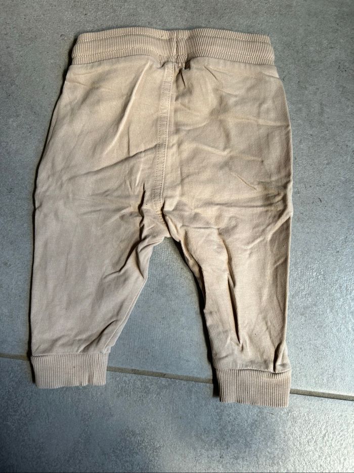 Pantalon beige 9 mois - photo numéro 2