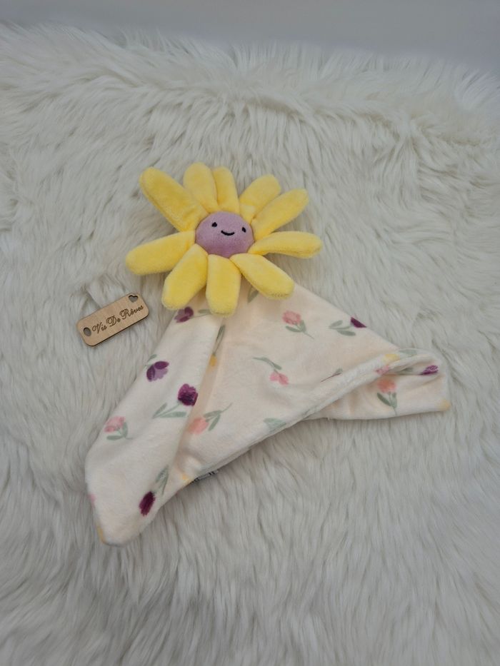 Doudou plat carré fleur marguerite jaune tulipes Primark - photo numéro 3