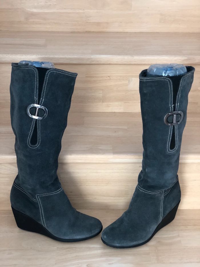 Bottes en daim talons compensés noires taille 37