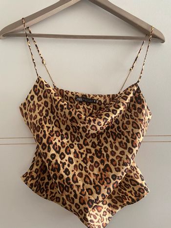 Magnifique crop top satiné léopard Zara