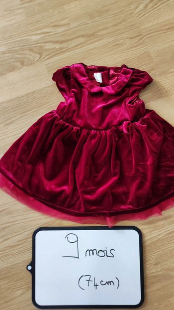 robe en velours rouge taille 9 mois