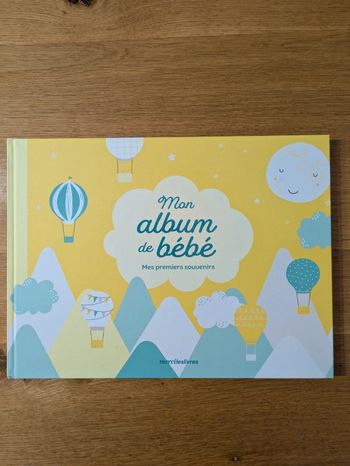 Album de bébé neuf