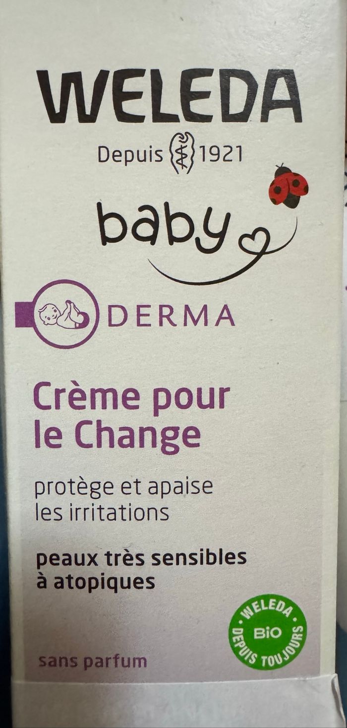 Lot de 8 produits neufs bébé : 4 crèmes de change + eau de senteur + sérum physiologique + 2 sachets coton pad - photo numéro 5
