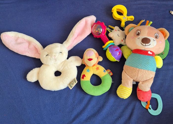 Lot jouets éveil bébé