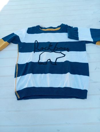 Pull de marque tissaia et de taille 6 ans