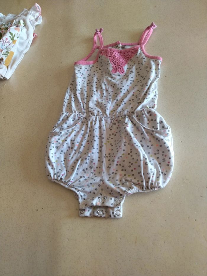 Lot pour bébé fille de 6 mois. Très bon état - photo numéro 5