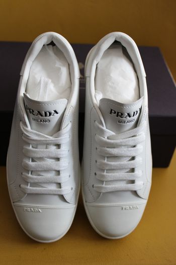 baskets sneakers pour femme de la marque Prada pointure 36