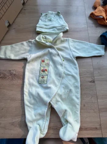 Ensemble Pyjama taille 1 mois