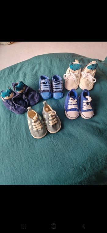 Lot chaussures bébé