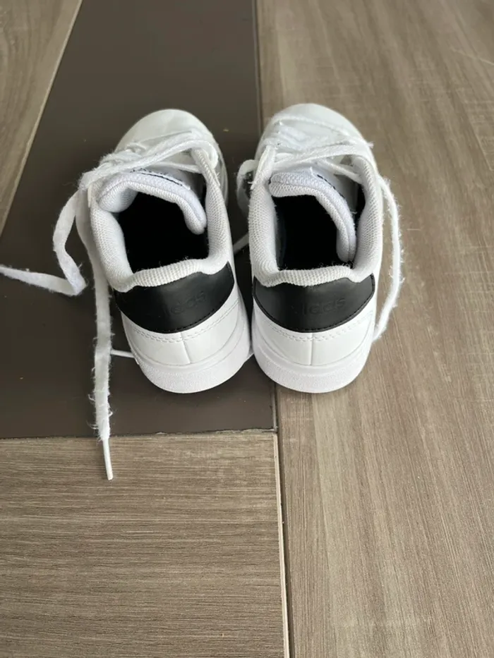 Basket adidas lacet garçon 31 - photo numéro 4