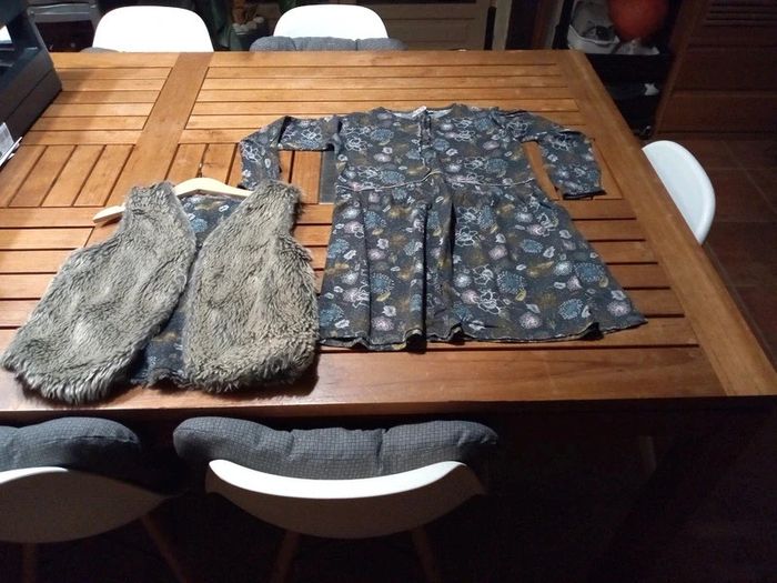 Ensemble robe + gilet T 8 ans 128 cm