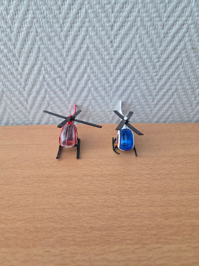 Lot de 2 hélicoptères - Jouets miniatures