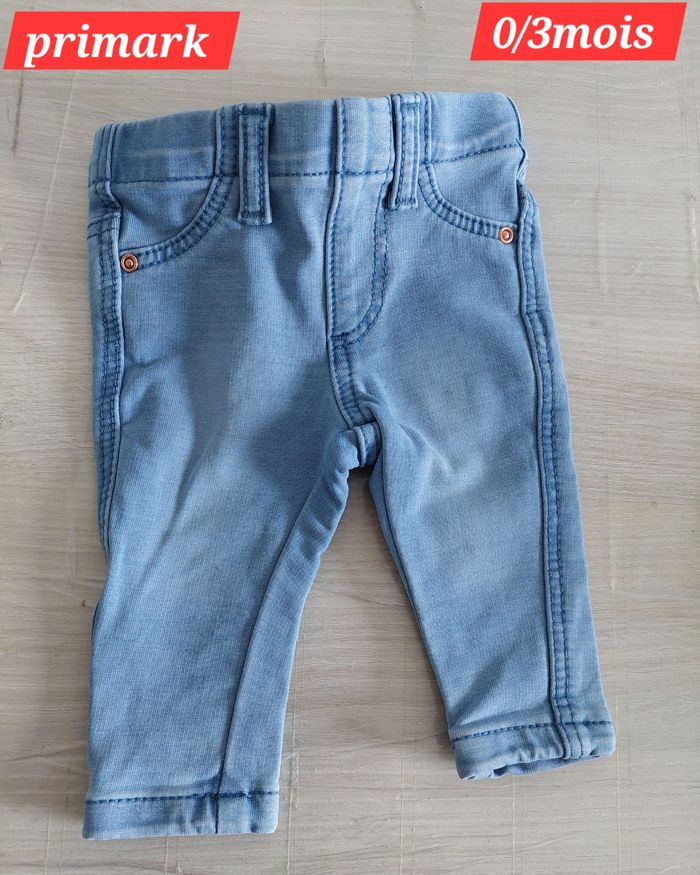 Jean serré fille 3 mois - photo numéro 2