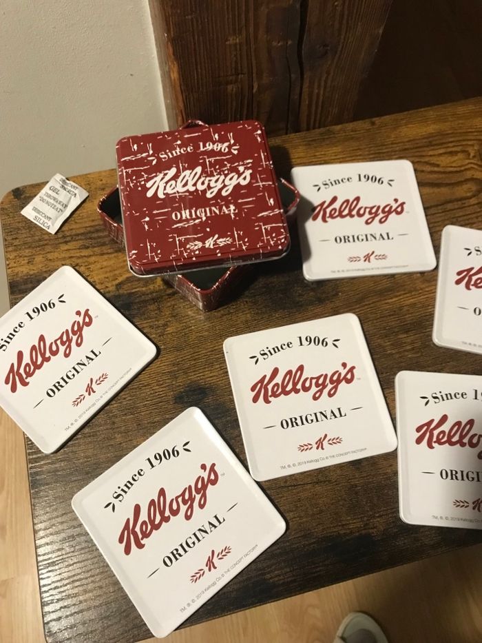 6 sous verres en métal et liège Kelloggs Original vintage