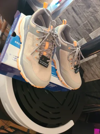 Chaussure skechers neuf