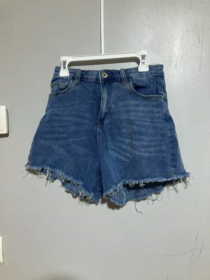 Short en jean taille haute effet usé – Taille S