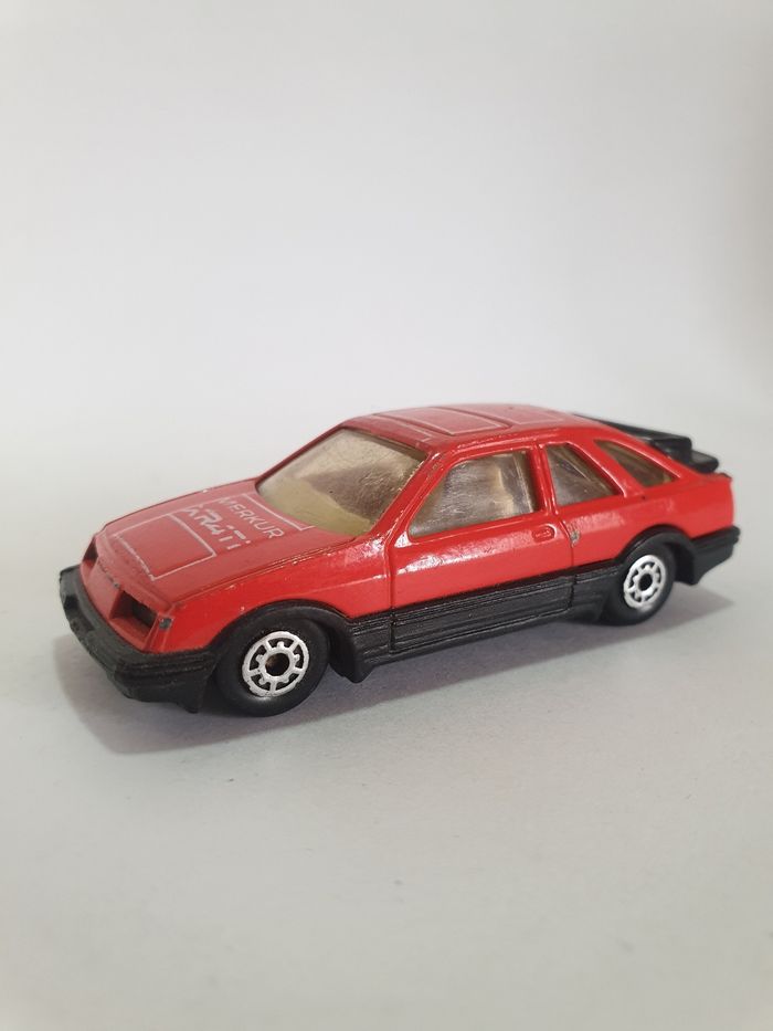 Mc Toy Ford Sierra XR4i 1/64 Made in Macau