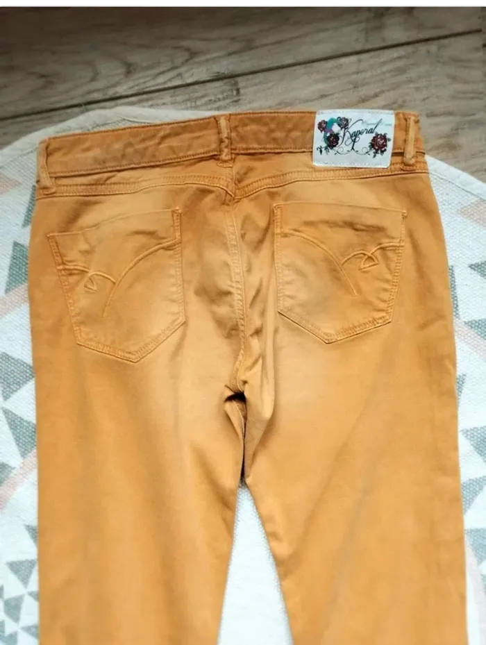 Pantalon  Jeans  droit  Jaune  - Effet peau de pêche  -  Kaporal  -  16  ans =  34  -  Parfait  État - photo numéro 13
