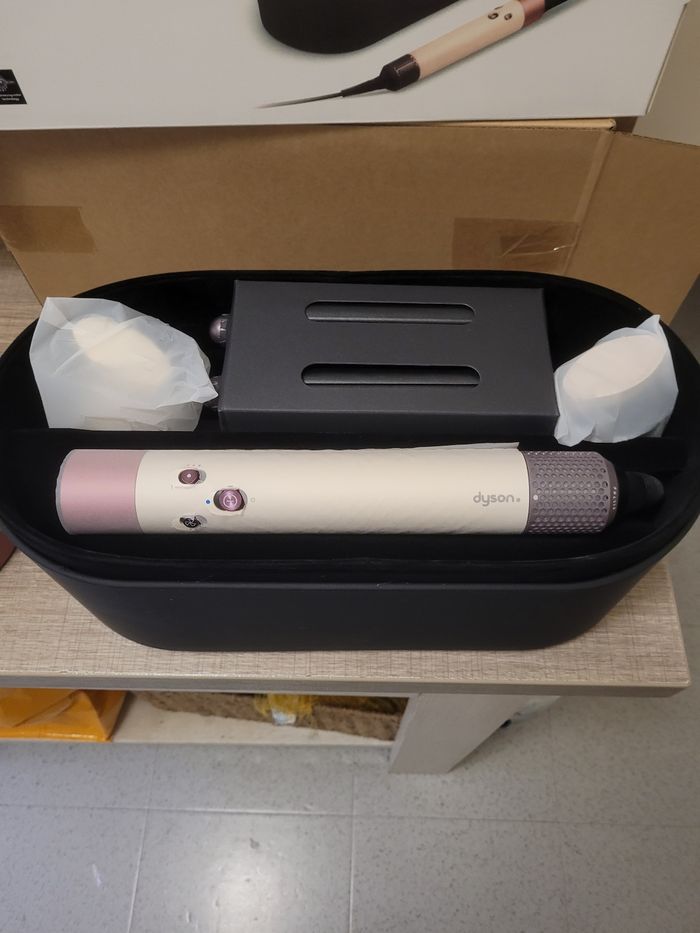 Airwrap Dyson neuve - photo numéro 4