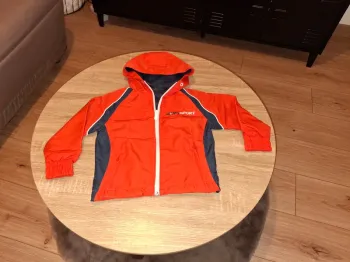 Veste survêtement à capuche