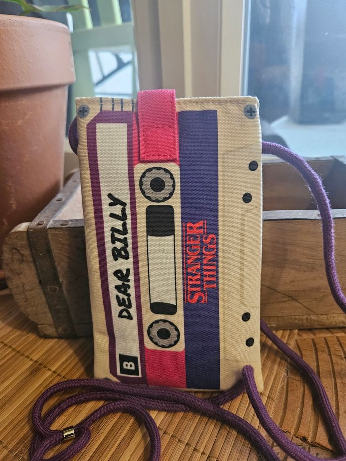 Housse téléphone stranger things - photo numéro 2