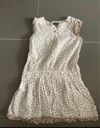 Robe sergent major 6 ans en très bon état