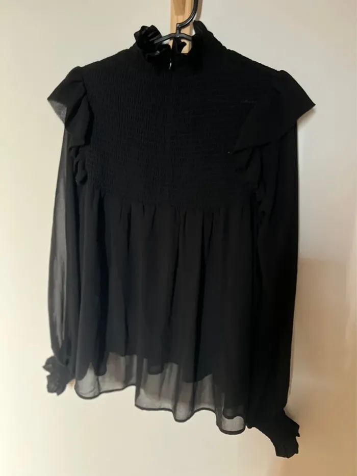Blouse noire The Kooples à volants et smocks - photo numéro 2