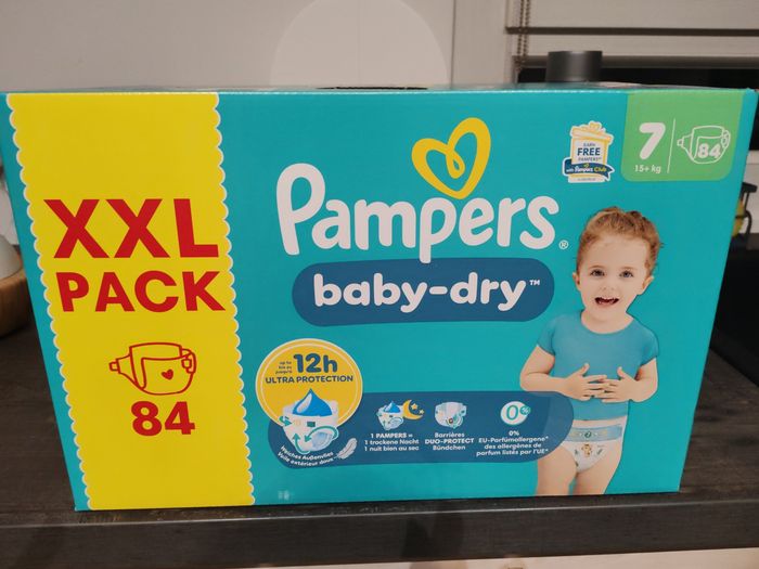Carton 84 couches Pampers baby dry taille 7