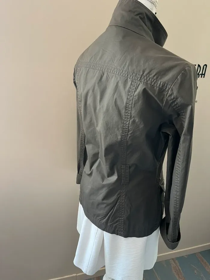 Veste coupe saharienne femme kaki coton enduit Marque Camaïeu taille S - photo numéro 6
