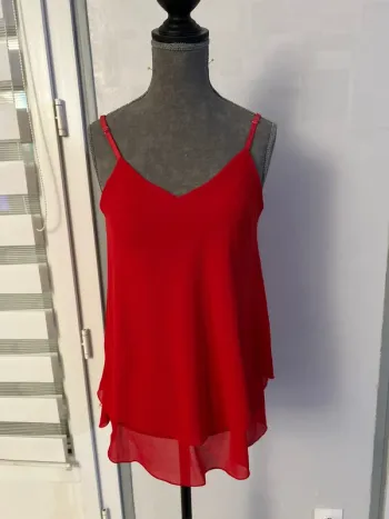 Très jolie top rouge